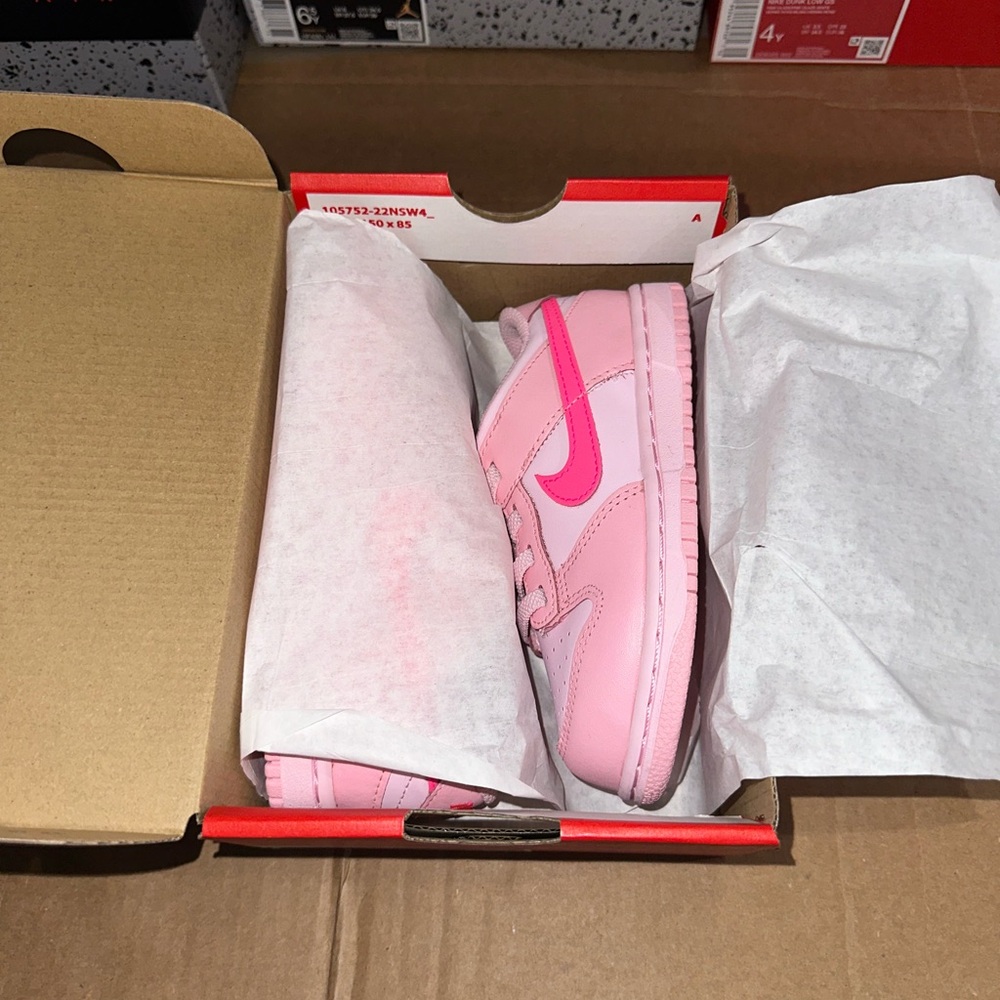 Nike Dunk Low Triple Pink TD size 10C